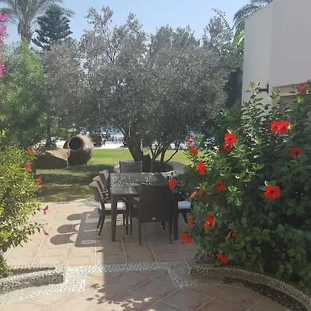 Sandra Mion Villa *